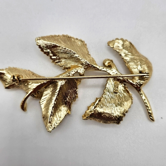VINTAGE Coro Gold Tone Large Leaf Branch Brooch Pin Nature - Picture 3 of 6